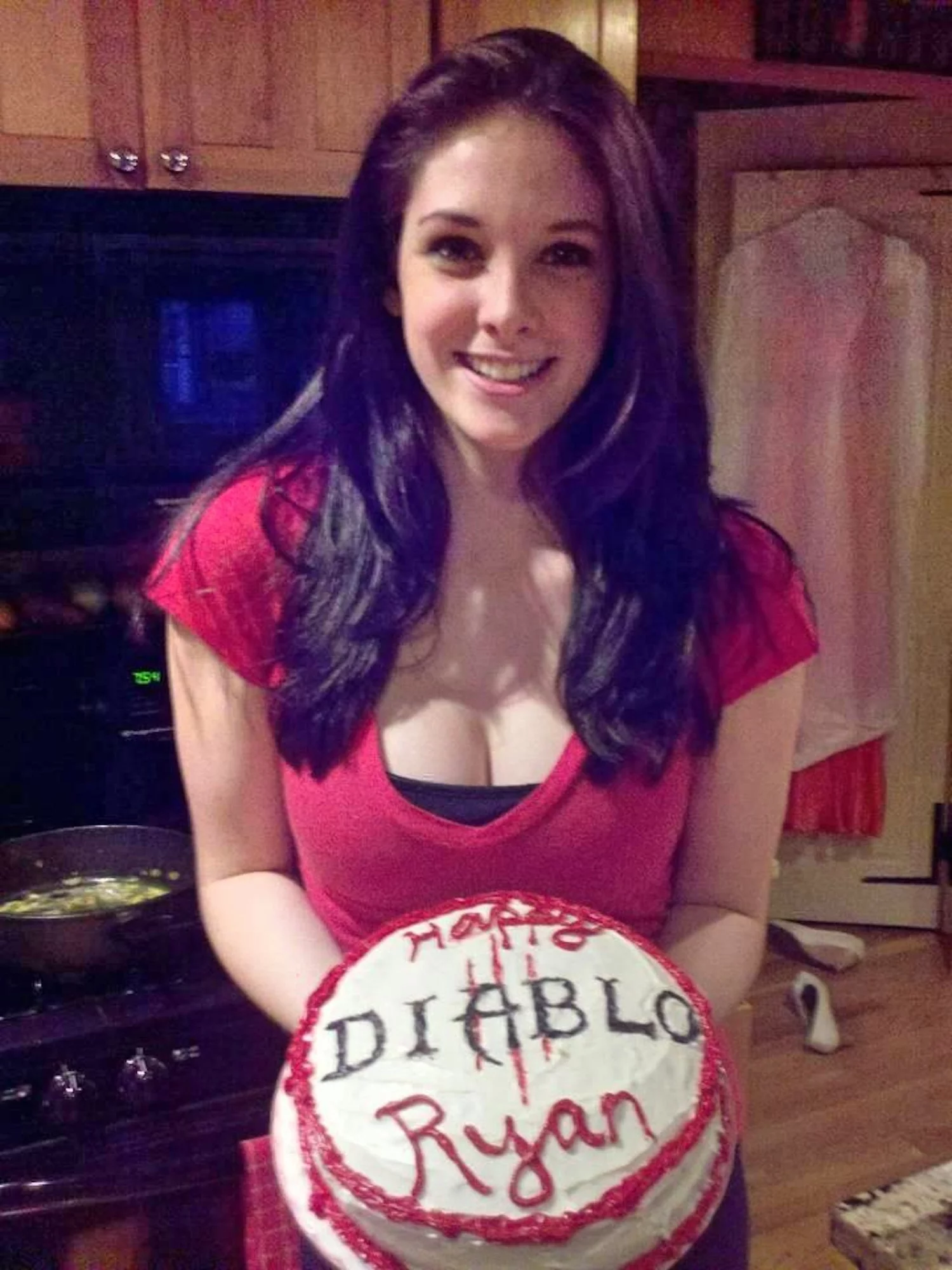 暗黑破坏神4发售11年前Diablo 3蛋糕女孩也回来了网友：完美